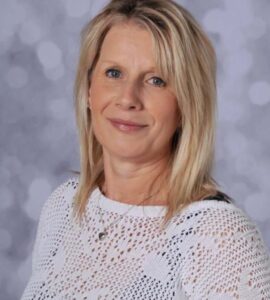 Mrs Julie Lloyd